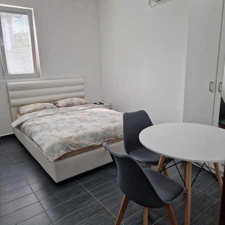 Апартаменти Apartman Tolosi 2 Подгориця Екстер'єр фото
