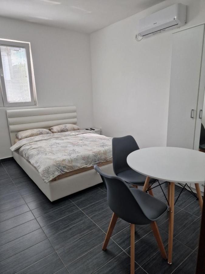 Апартаменти Apartman Tolosi 2 Подгориця Екстер'єр фото
