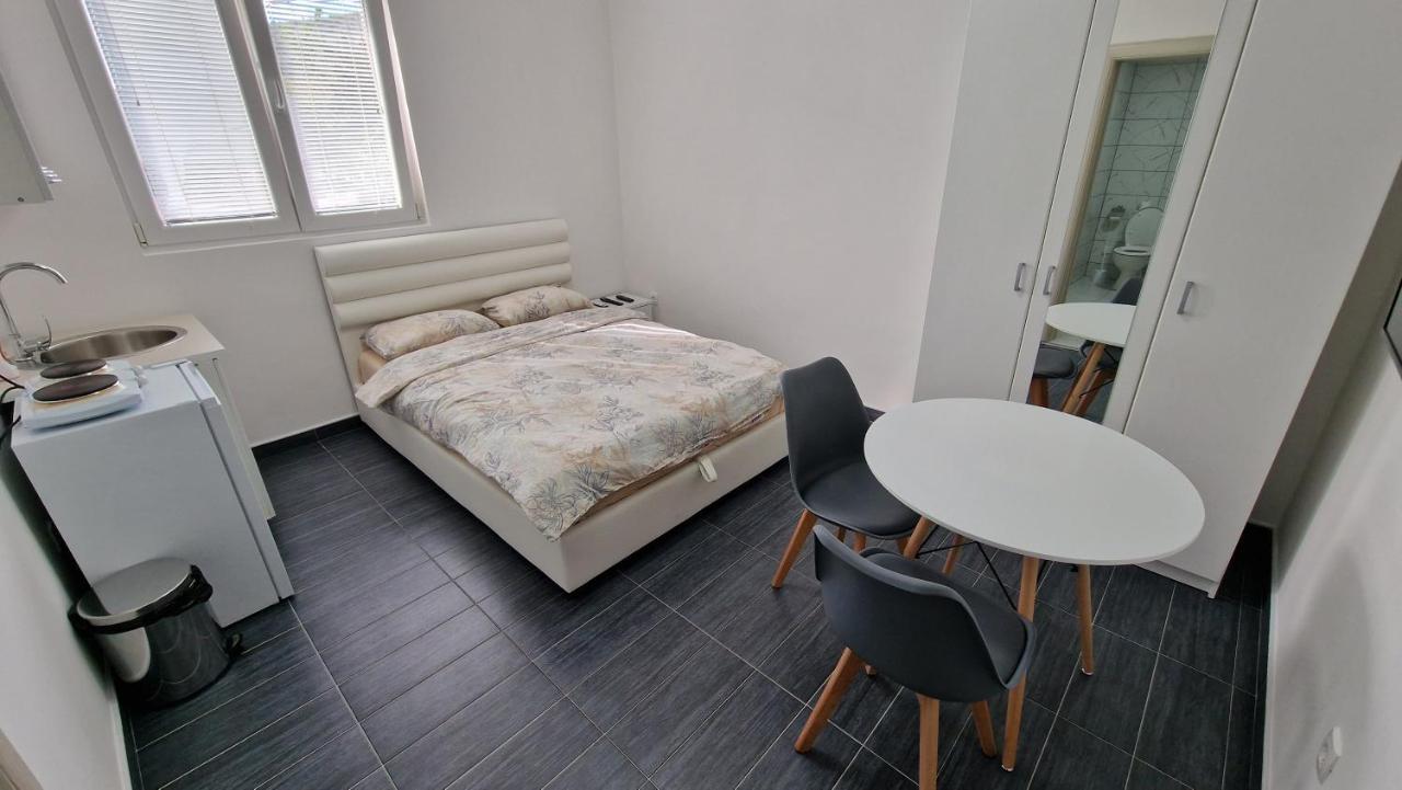 Апартаменти Apartman Tolosi 2 Подгориця Екстер'єр фото